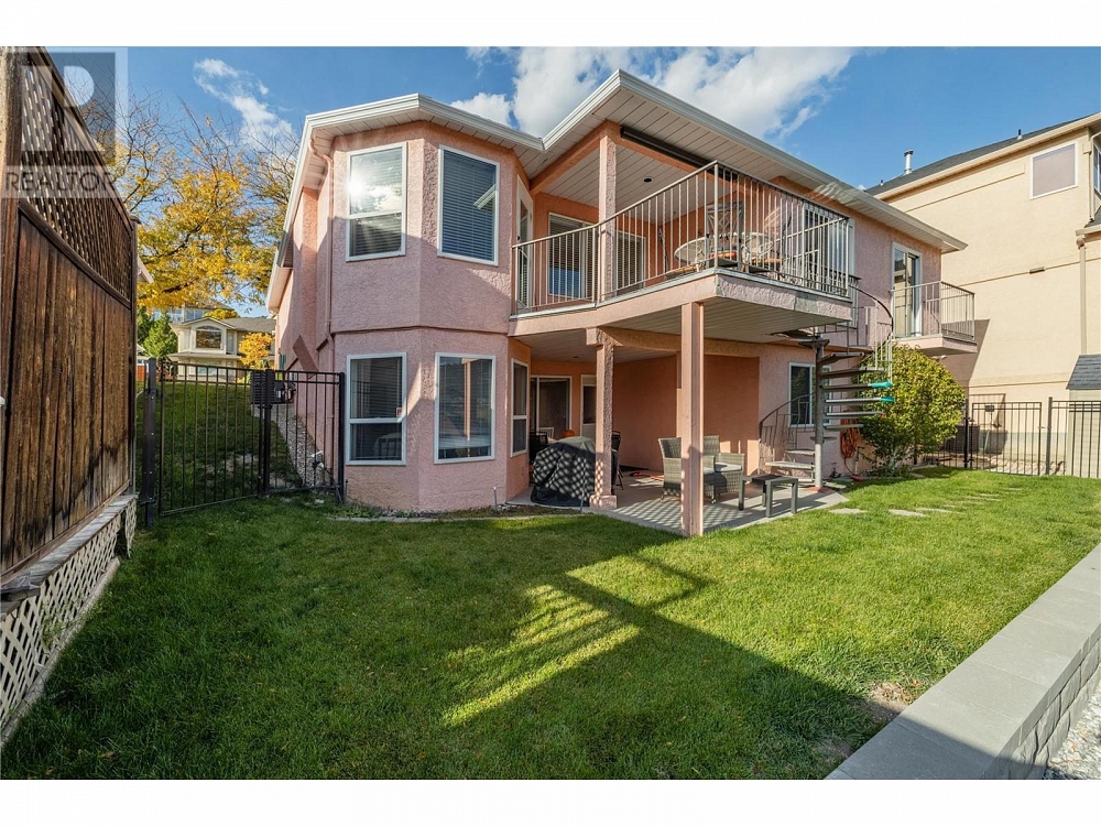 573 Spruceview Place N Kelowna Photo 3